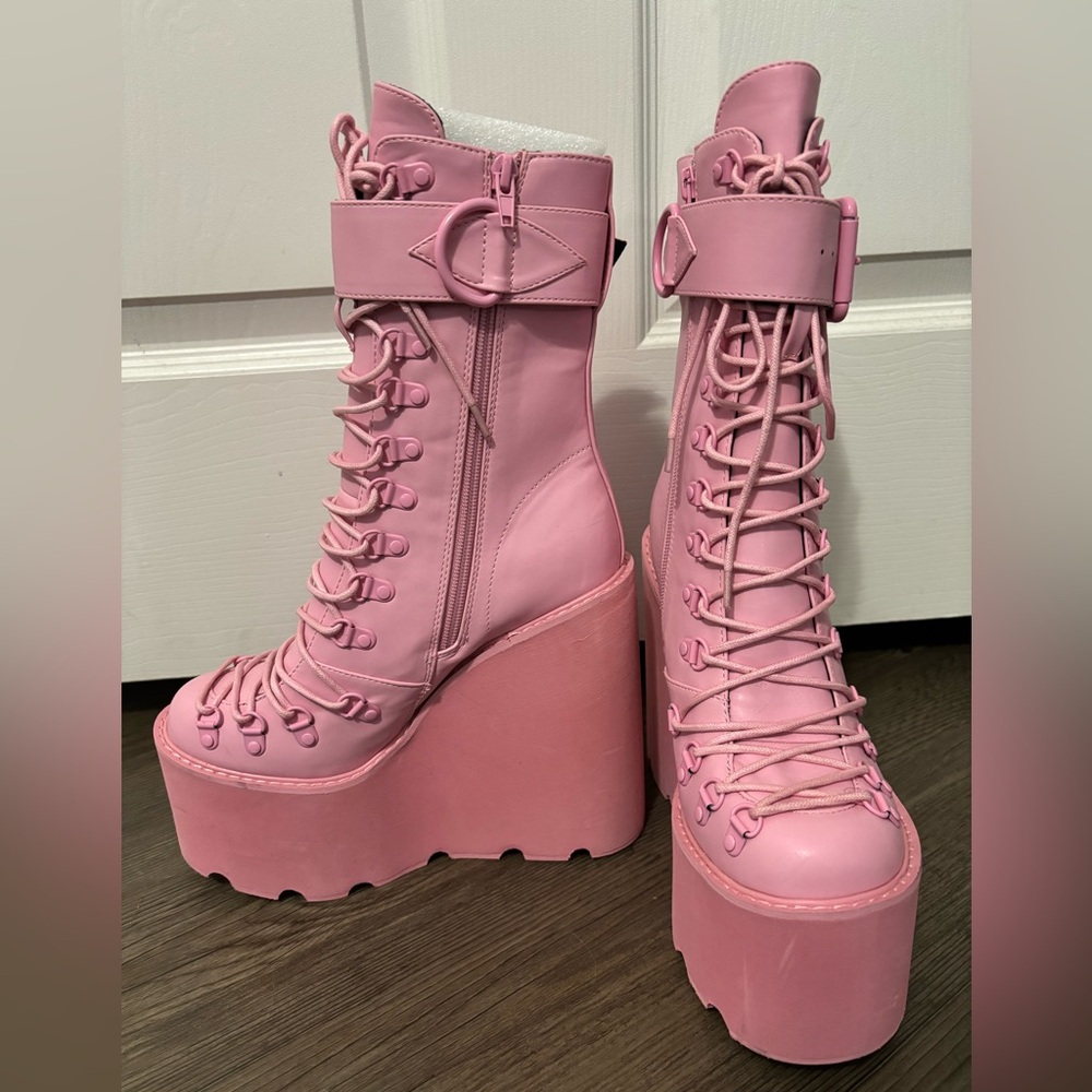 Dolls Kill / Sugar Thrillz Bubblegum Traitor Boots - Picture 7 of 11